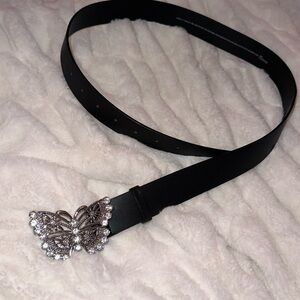 Gorgeous shimmery H&M butterfly belt🦋💎🖤
